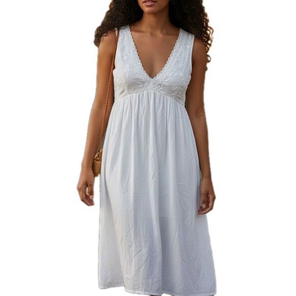 Unbranded White Summer Dress Size XL Lace Detail Babydoll V-Neck 100% Viscose - Picture 1 of 5